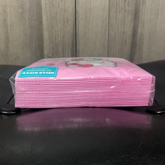 Sanrio Sitting Hello Kitty Pink Cupcake Set of 40 Beverage Napkins New Package - Picture 6 of 6